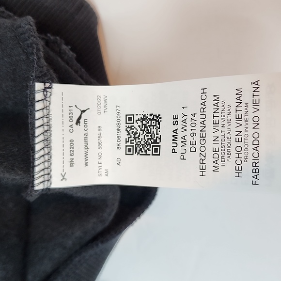 PUMA BLACK SWEATSHIRT WITH HOODIE, THE LOGO IS RED & WHITE, MEDIUM SIZE - Picture 9 of 10